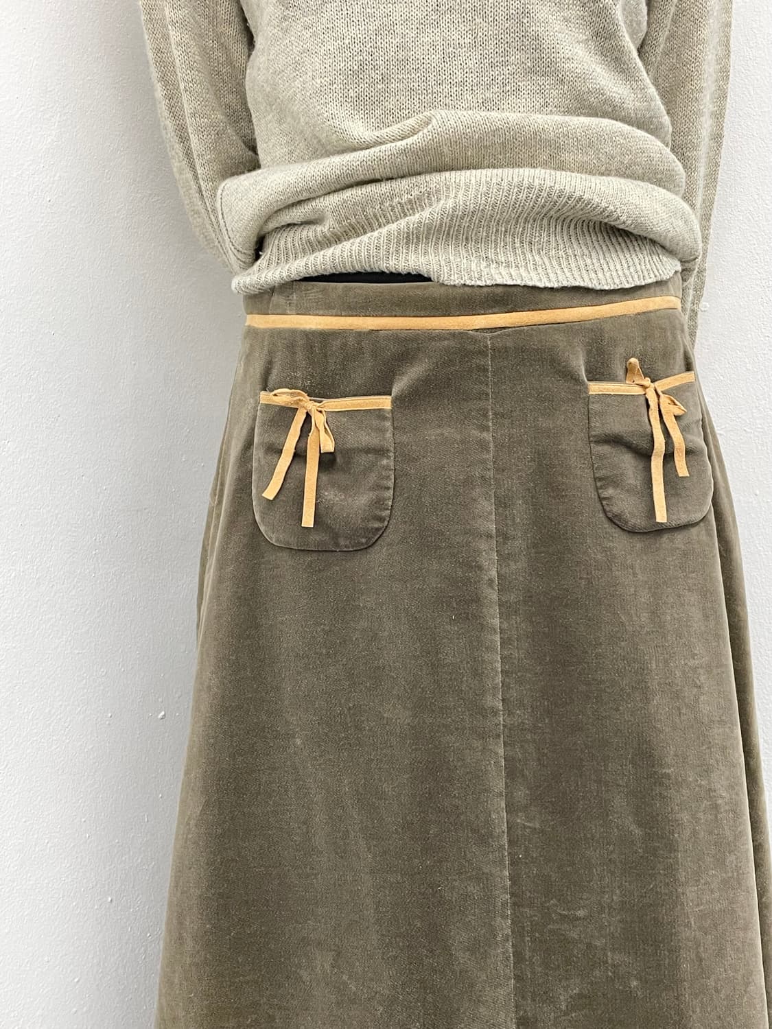 벨벳 카키 리본 스커트 상품이미지3