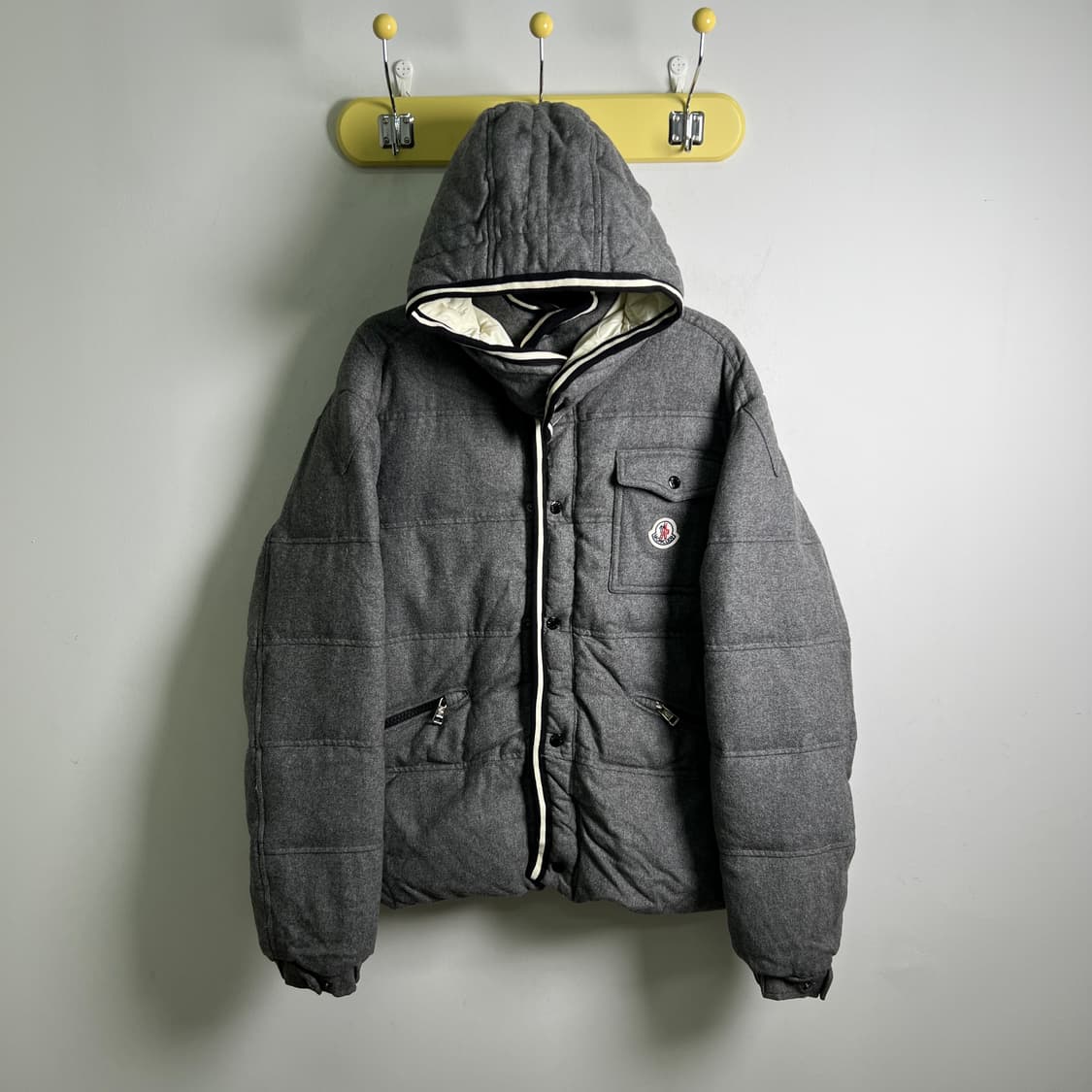 Moncler 몽클레어 그레이 다운 패딩 점퍼 상품이미지1