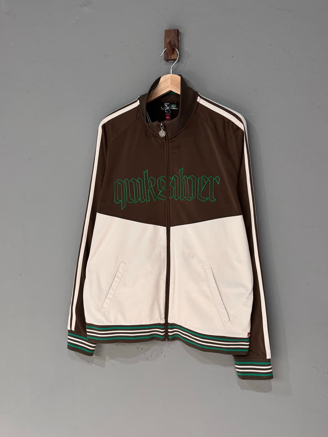 퀵실버 레터링 트랙자켓  상품이미지1