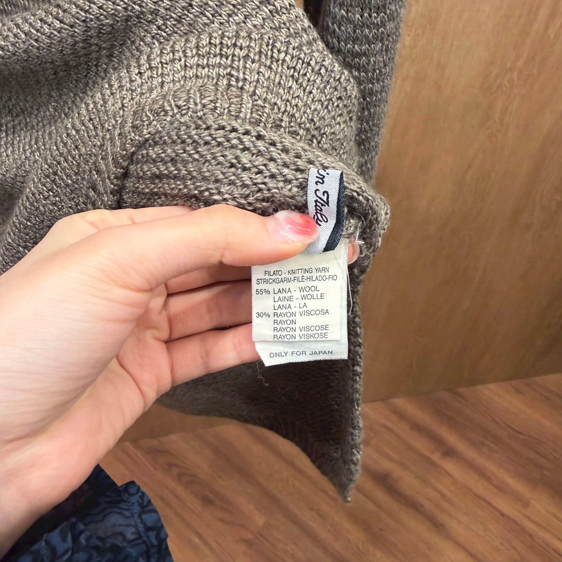 막스마라 아이블루스 터틀넥 니트 사이드 슬릿 디테일 레귤러핏 브라운 상품이미지9