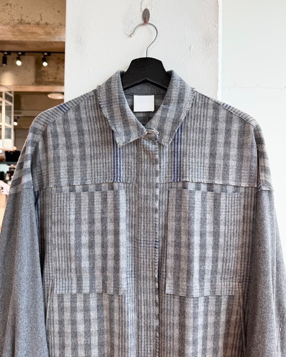 구호 그레이 스트라이프 울 셔츠  상품이미지3