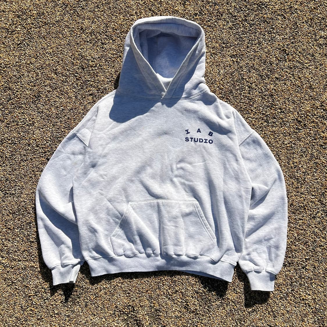 아이앱 스튜디어(I.A.B Studio) 그레이 후드티 상품이미지1