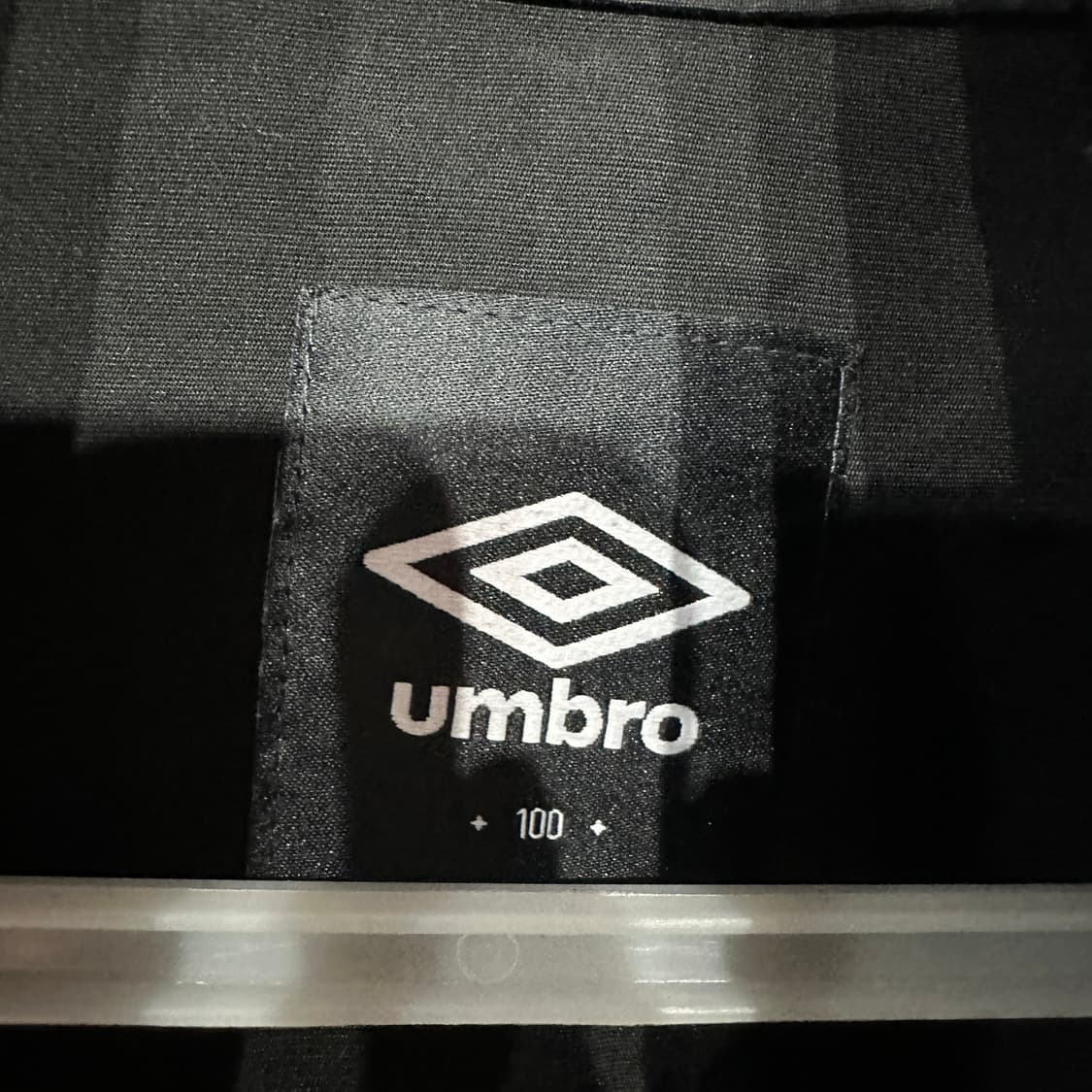 엄브로 빅로고 바람막이 L 상품이미지3