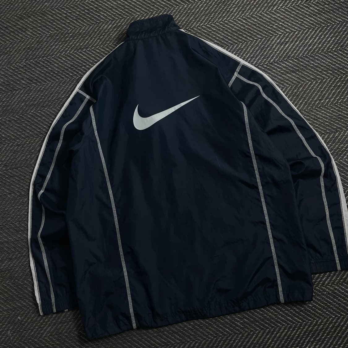 나이키 올드스쿨 빅로고 스티치 디테일 네이비 바람막이y 3947 상품이미지1