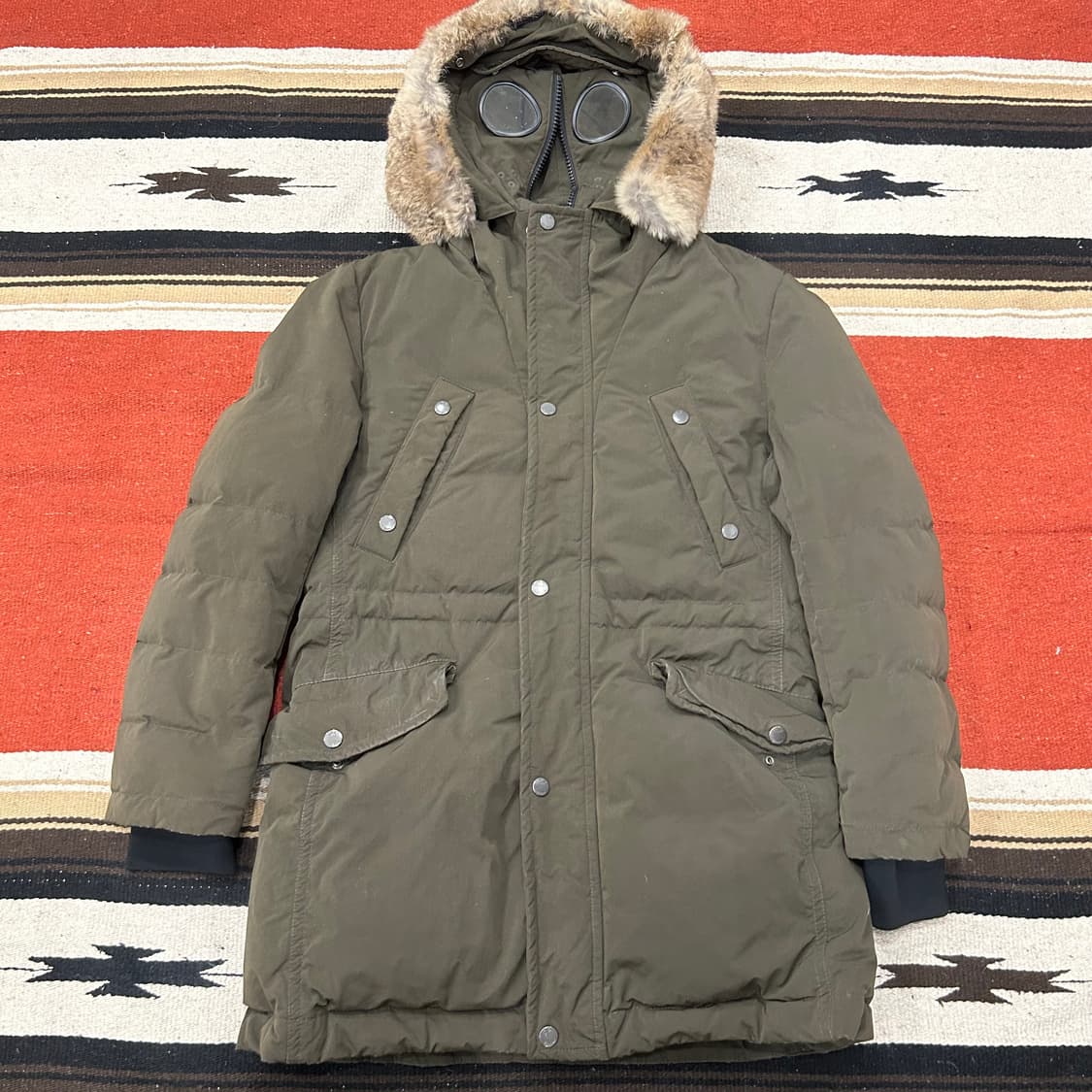 Cp컴퍼니 고글 덕다운 패딩자켓 상품이미지1