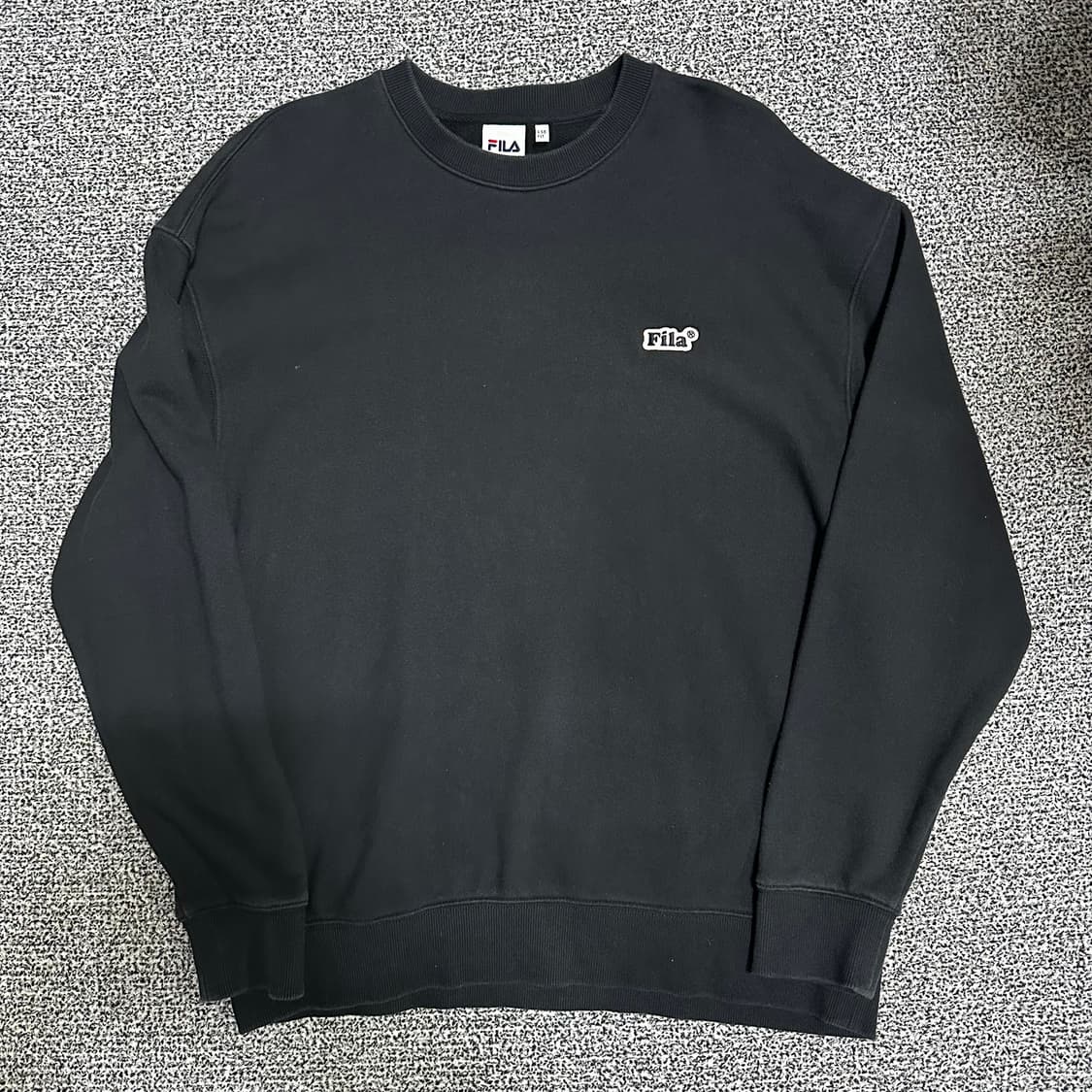 (L) 휠라 블랙 맨투맨 티셔츠 루즈핏 상품이미지1