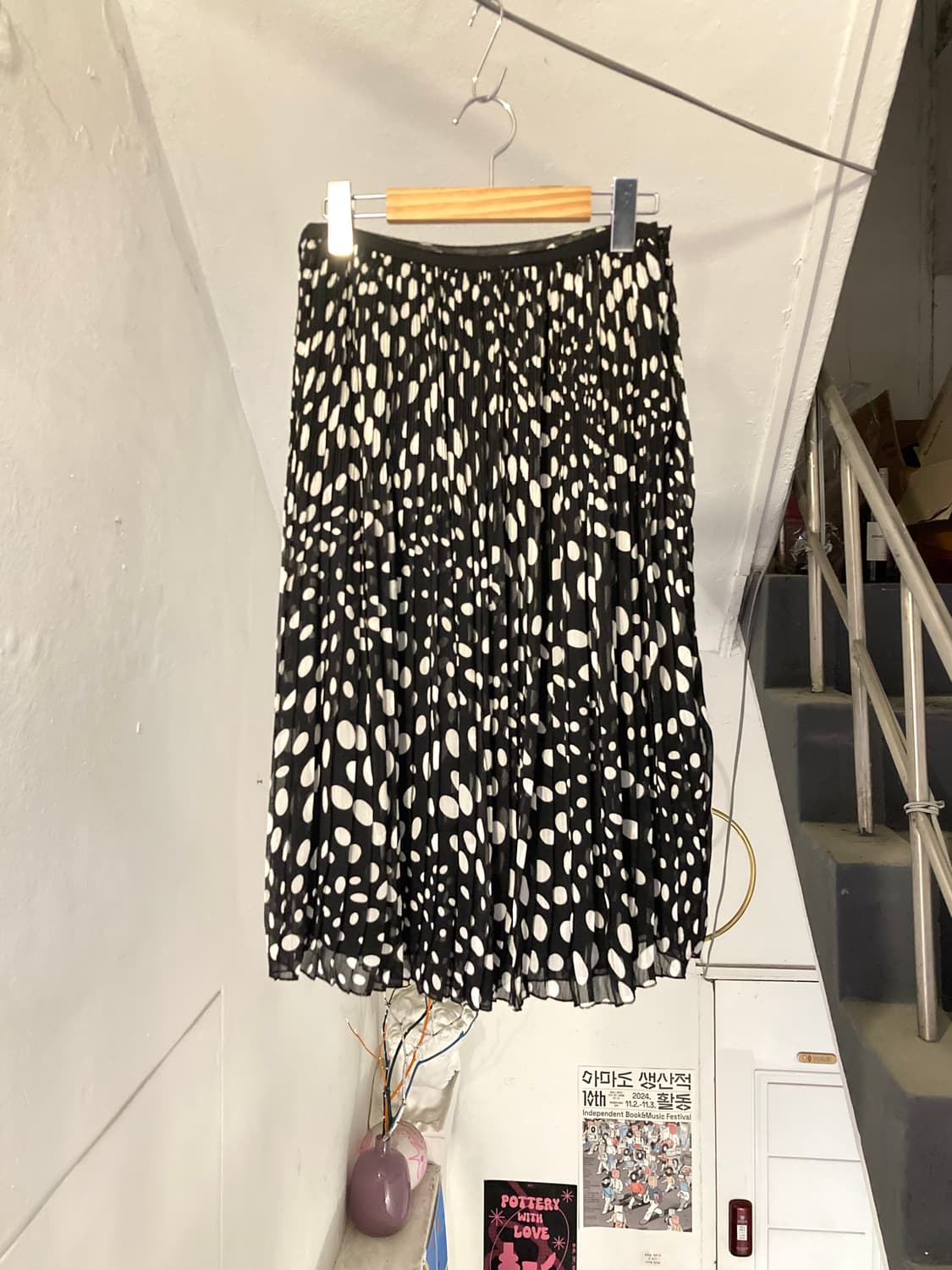 y2k 도트 프릴 플레어 미디 스커트 상품이미지1