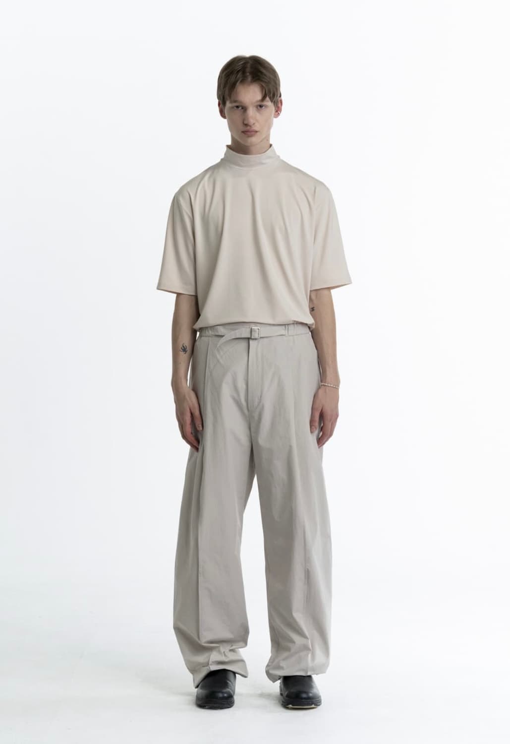 아모멘토 벨티드 턱 팬츠 상품이미지1