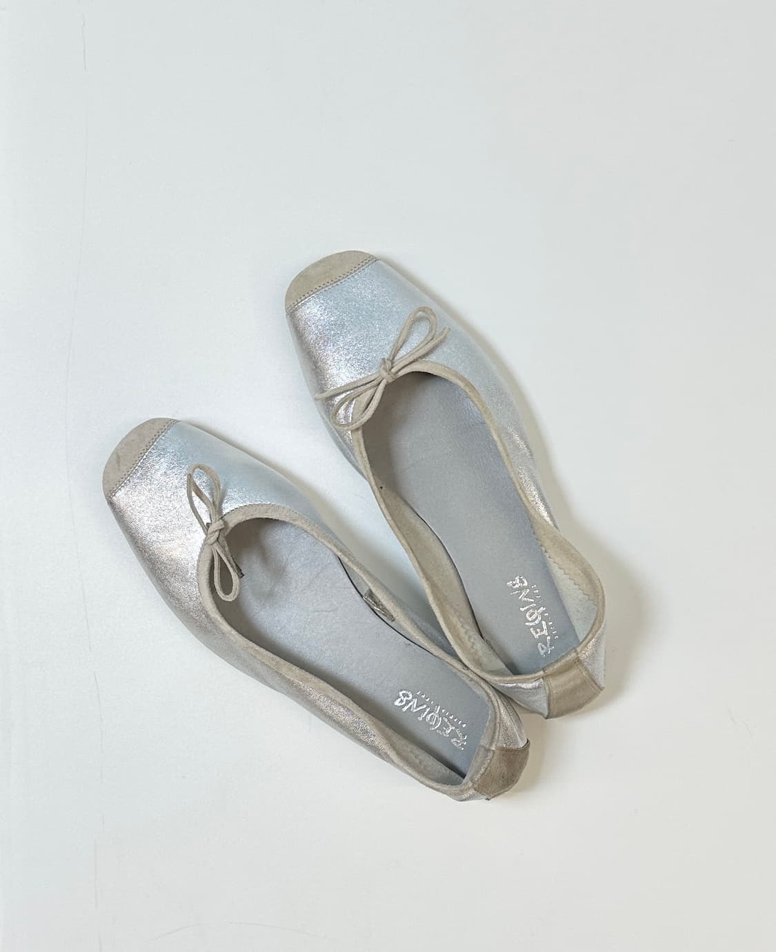 흐꺙 하모니 플랫슈즈 실버 상품이미지2