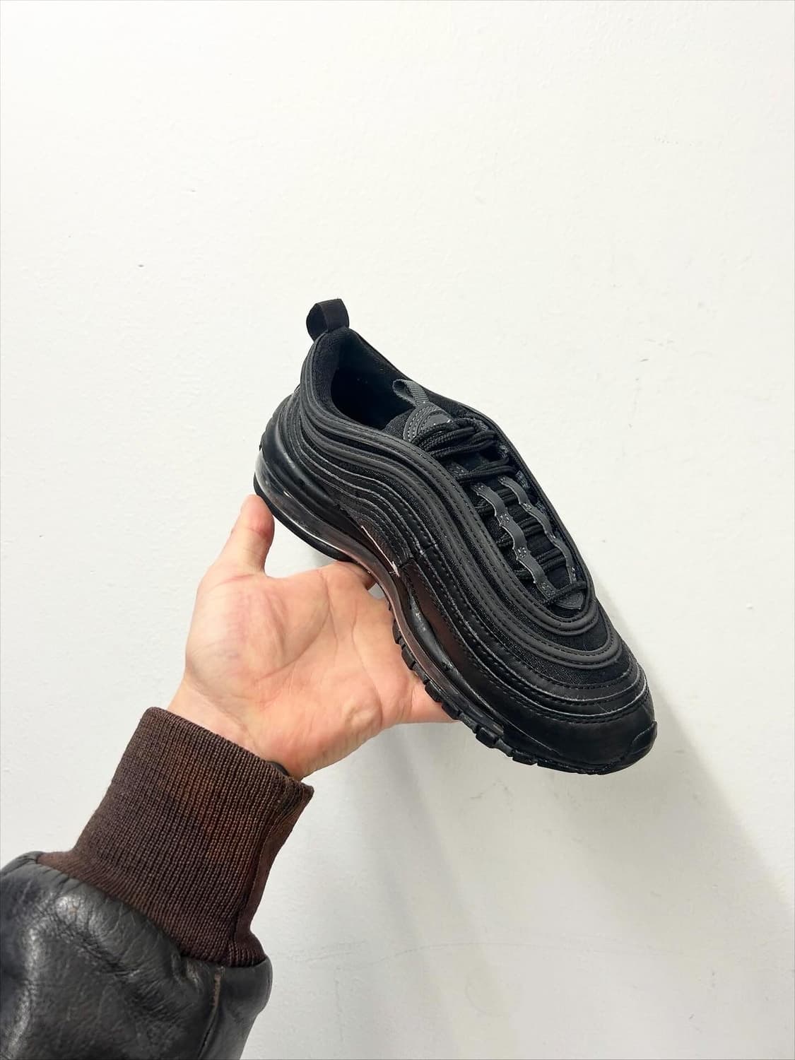 나이키 에어맥스 97 트리플 블랙 235 상품이미지3