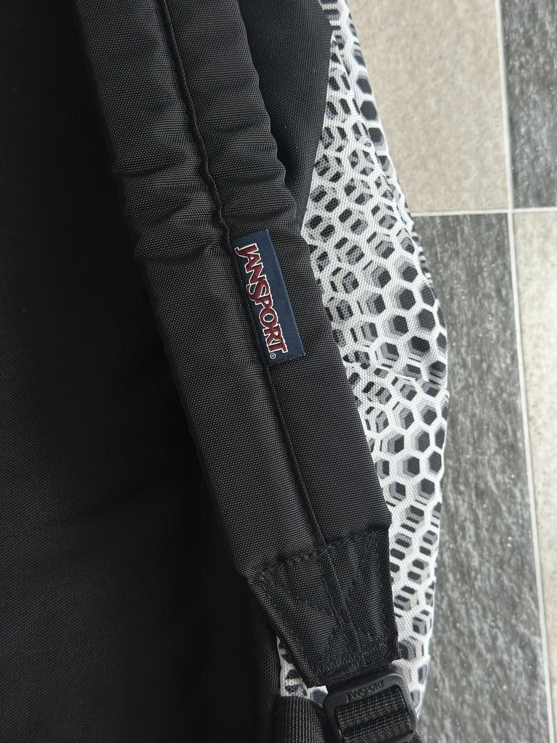 잔스포츠 슈퍼브레이크 헥사곤 백팩 상품이미지6