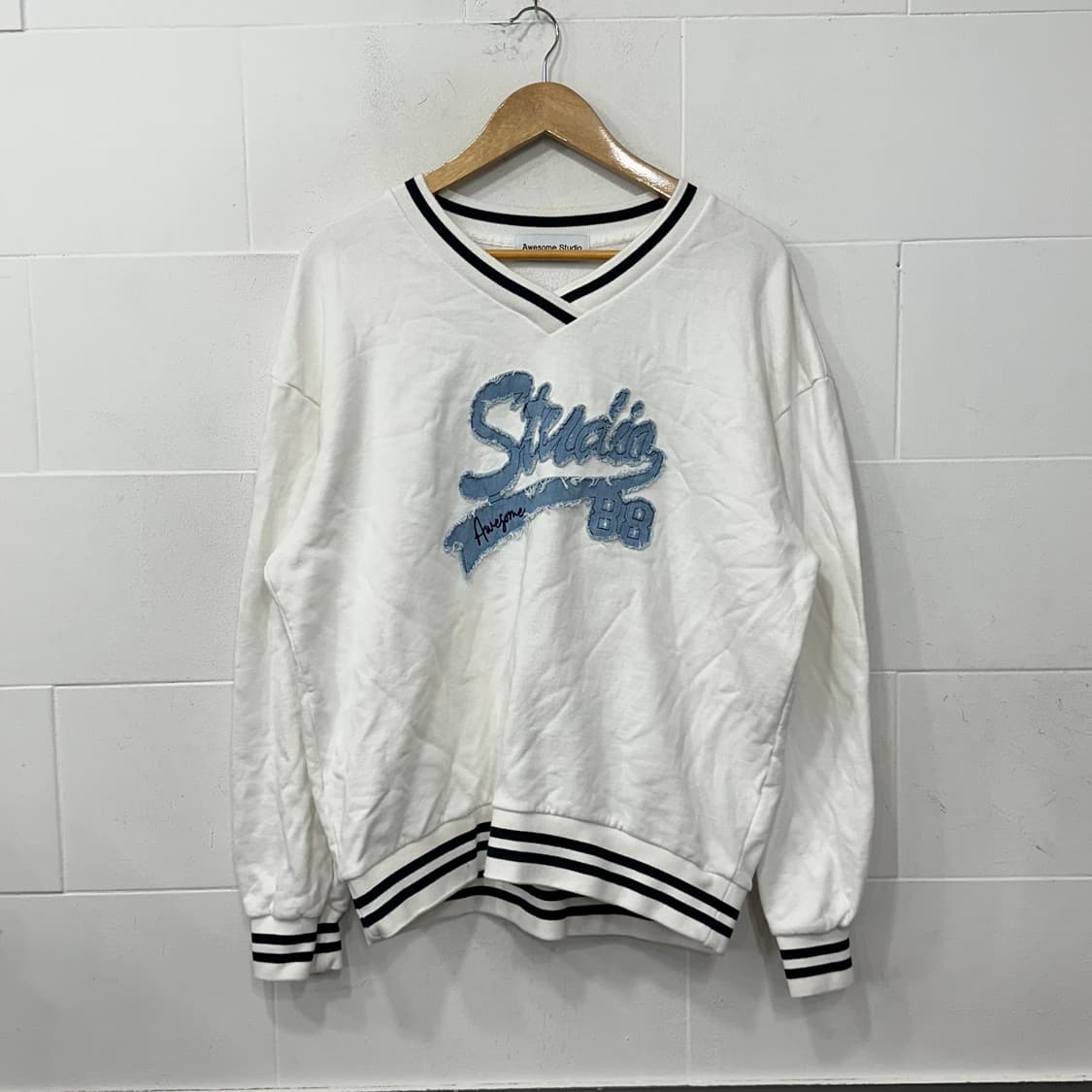 Awesome studio 맨투맨F 상품이미지1