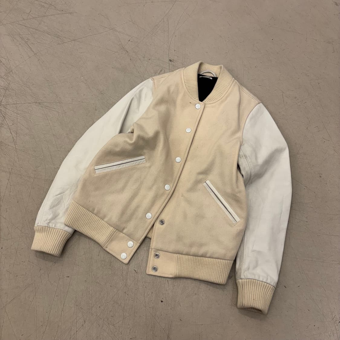 프릭스 스토어 우먼 스타디움 자켓 상품이미지1