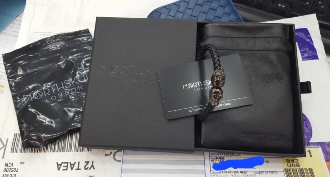 알렉산더 맥퀸 Alexander McQueen 스컬 레더 팔찌 상품이미지6