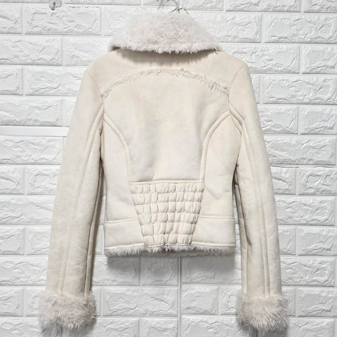 택포) 게스 guess 양가죽 무스탕 숏코트 XS 상품이미지4