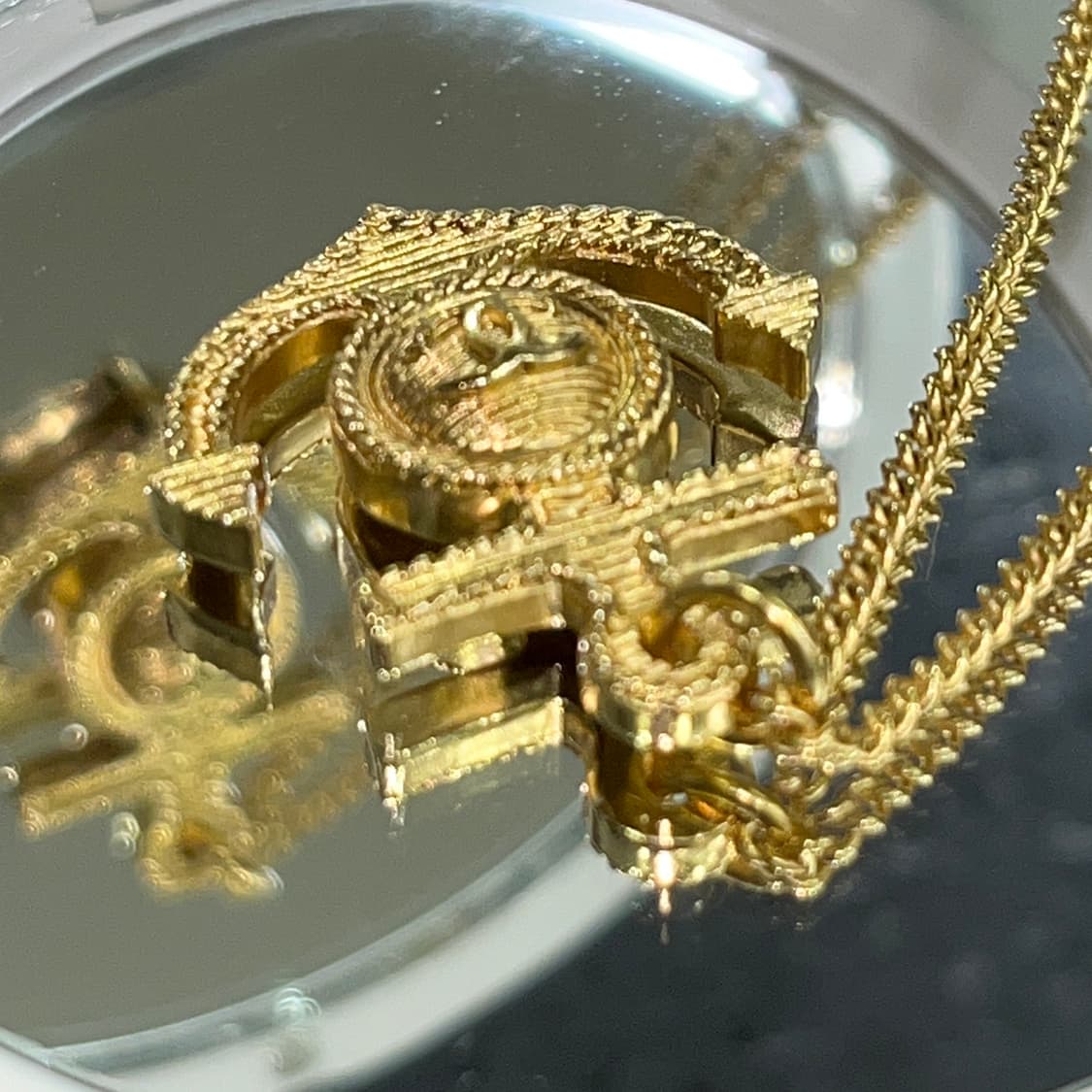 CHANEL Anchor CC Logo Pendant Necklace 상품이미지4