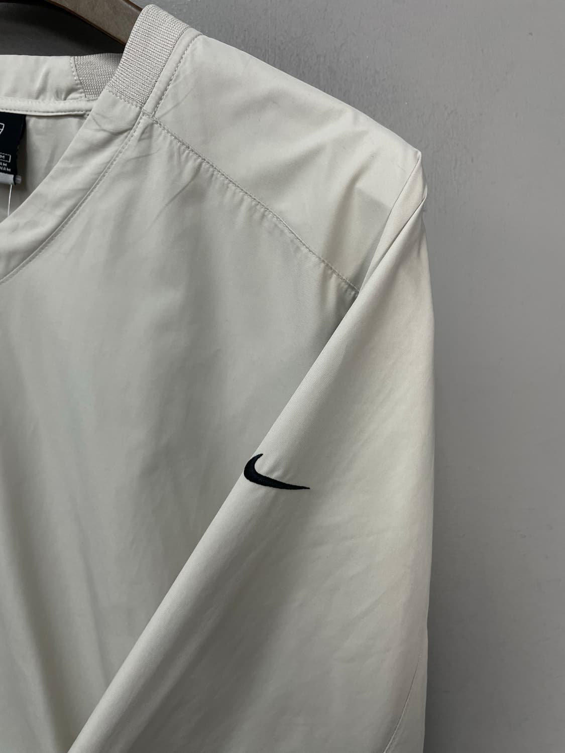 나이키 브이넥 아이보리 웜업 H1351 상품이미지4