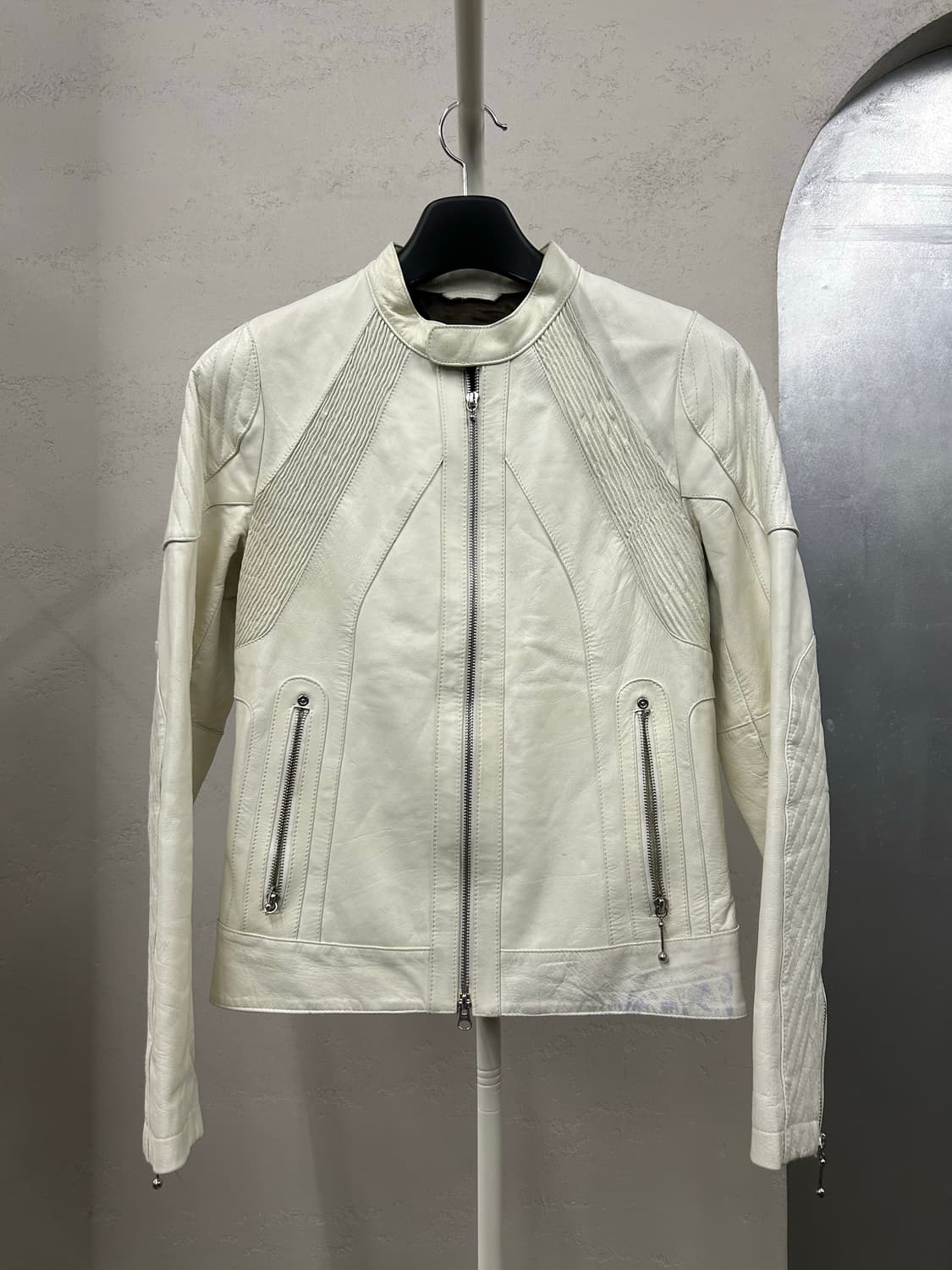 ARMANI EXCHANGE 화이트 레더 자켓 상품이미지2