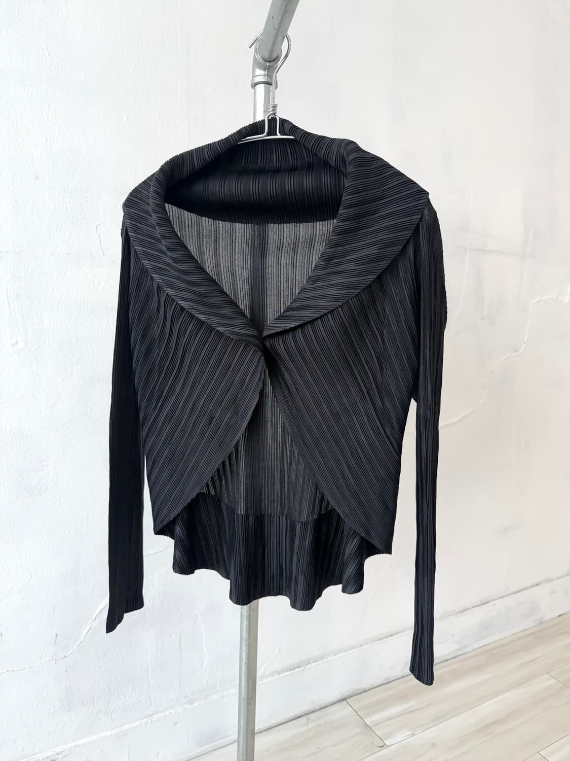 Issey Miyake Pleats Please Pleated Cardi 상품이미지1