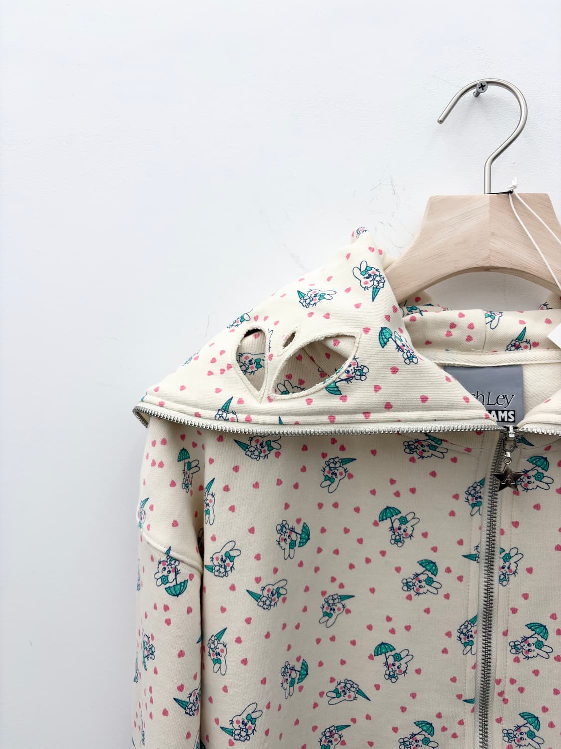 BUNNY BUTTERFLY HOODIE 상품이미지2