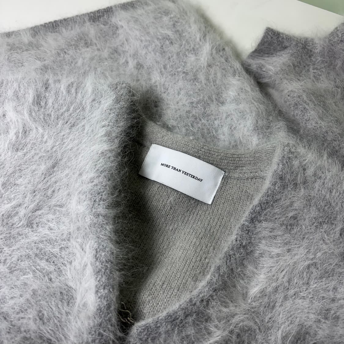 우먼M 모어댄예스터데이 그레이 헤어리 가디건 상품이미지4