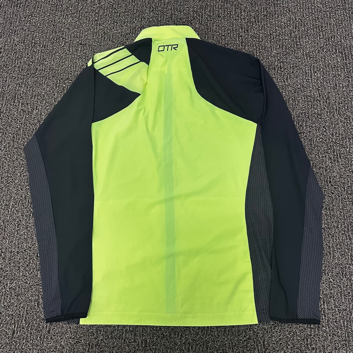 데상트 기능성 집업 운동복 100(L) 상품이미지5