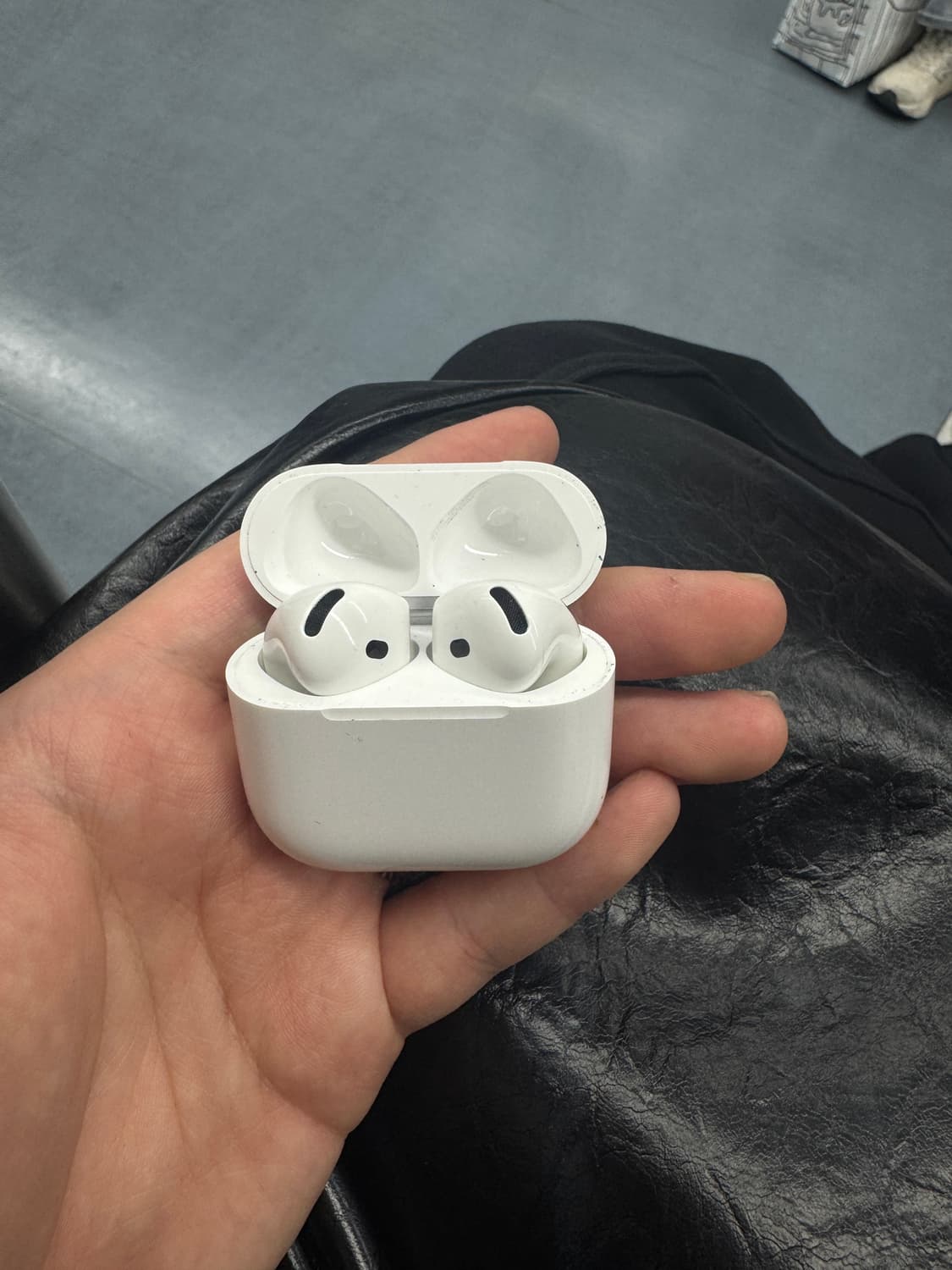 에어팟 프로 4 노이즈캔슬링 모델 상품이미지2