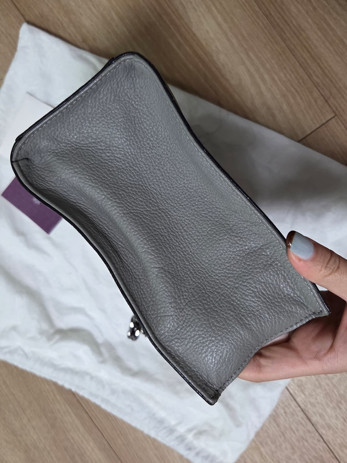 제이에스티나 SM 체인숄더백(그레이색) 상품이미지6