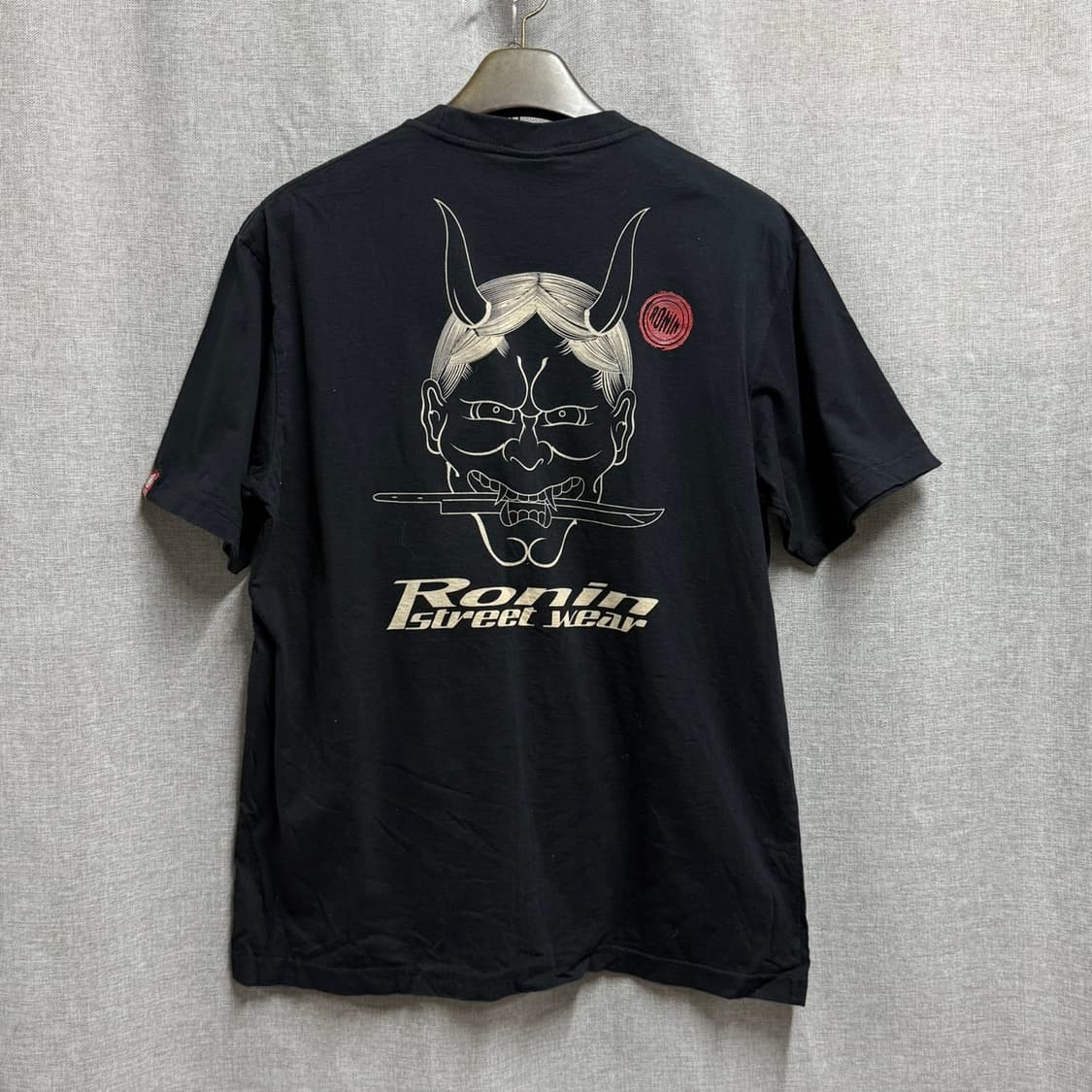 [L] 로닌 스트릿웨어 오니 그래픽 반팔티 상품이미지4