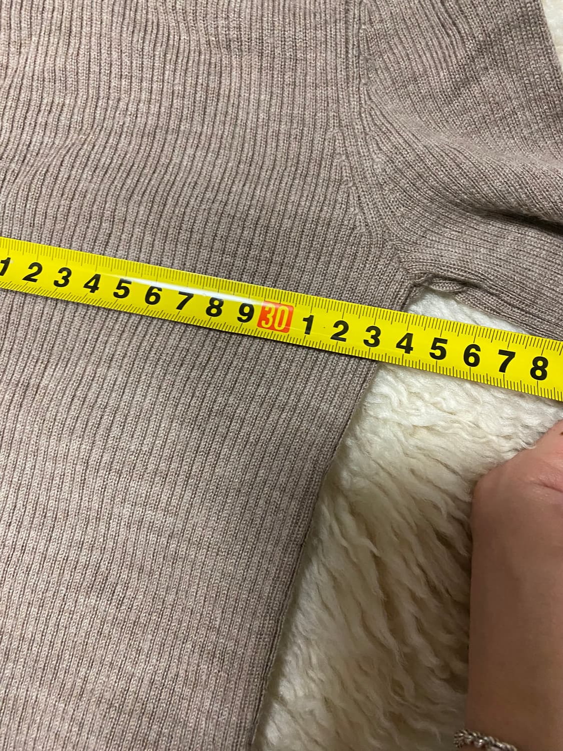 유니클로 여성 니트 여자 니트 s, m, s 세 개에 15000원 상품이미지9