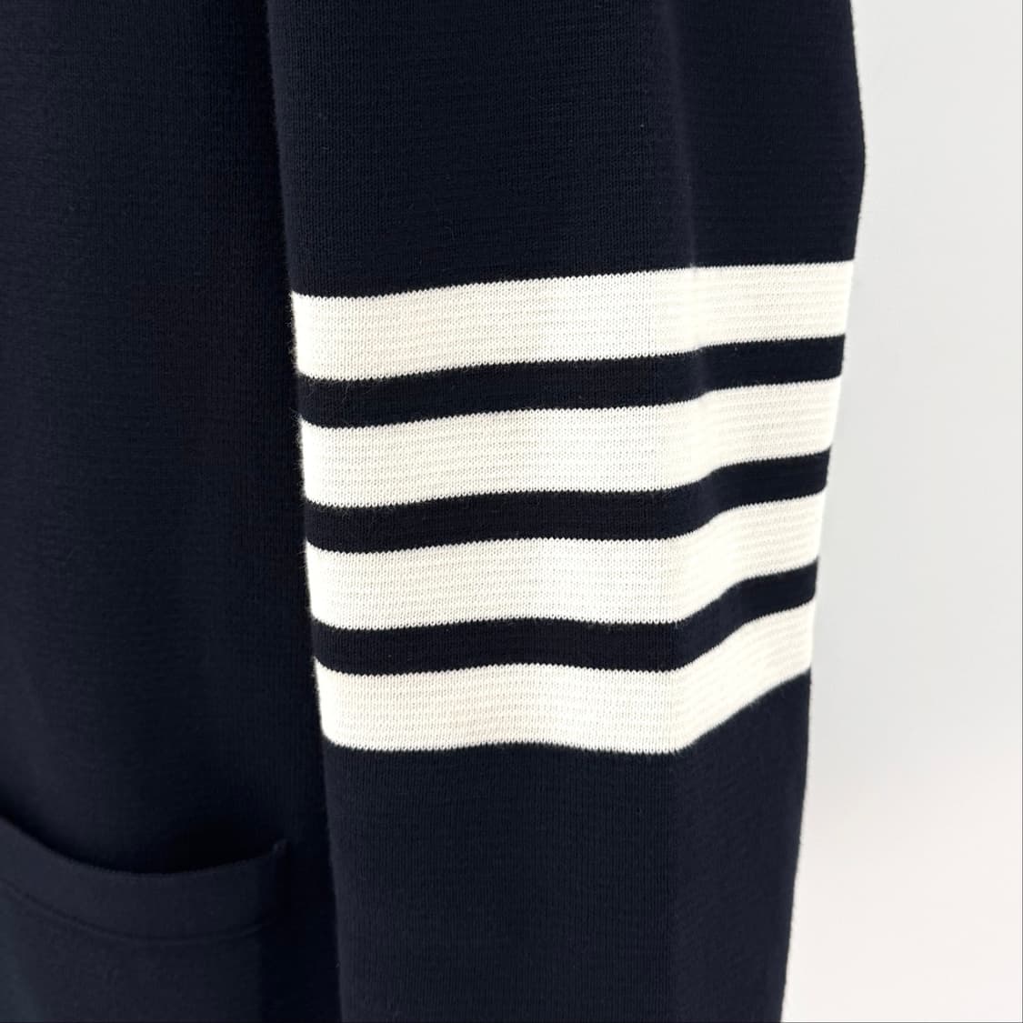 [2사이즈] 톰브라운 사선완장 밀라노스티치 가디건 (MKC171A) 상품이미지7