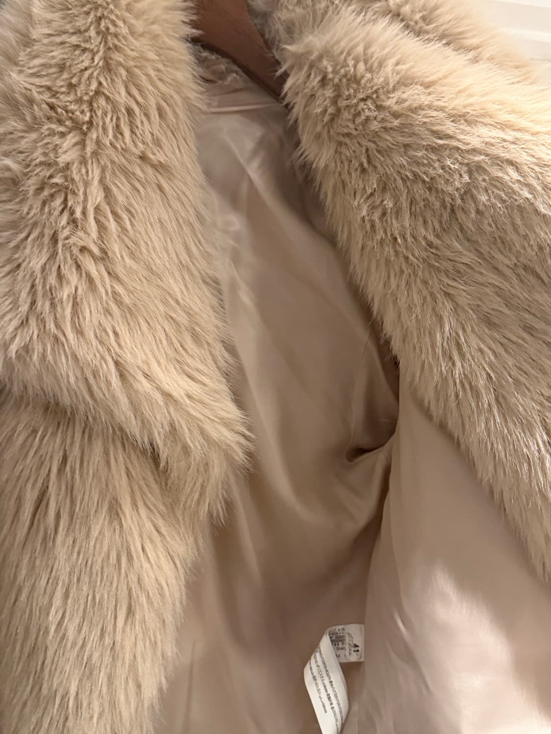 자라 페이크퍼 자켓 아이보리 상품이미지4