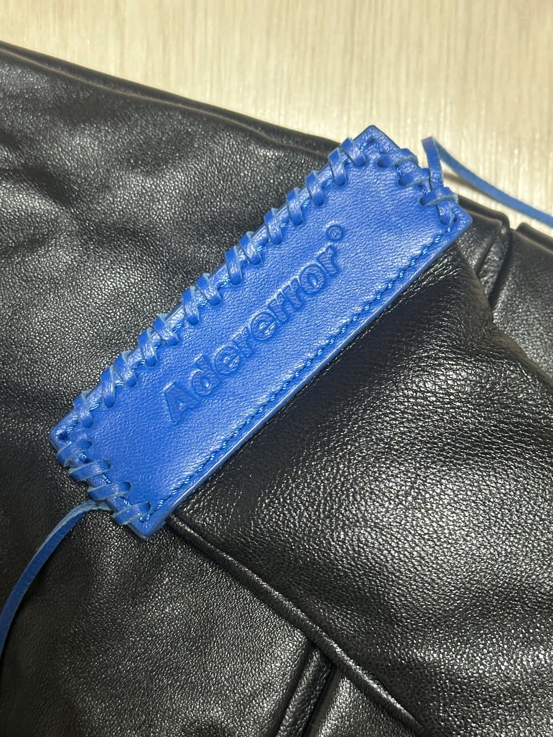 자라 아더에러 매듭 레더 숄더백 신품급 상품이미지2