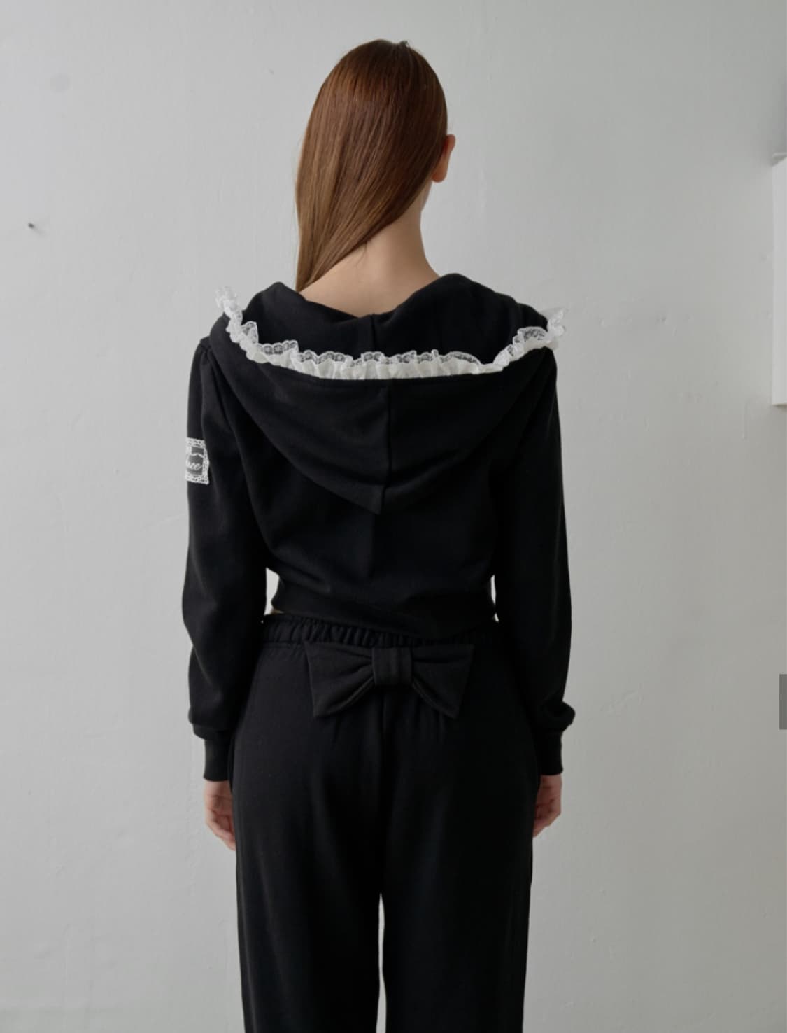새상품)) 슈네 리본 레이스 크리미 후드집업 블랙 상품이미지2