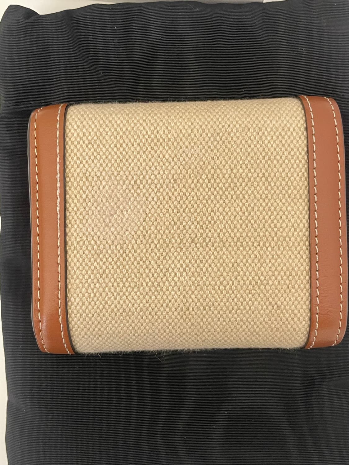 셀린느 트리옹프 3단 반지갑 상품이미지3