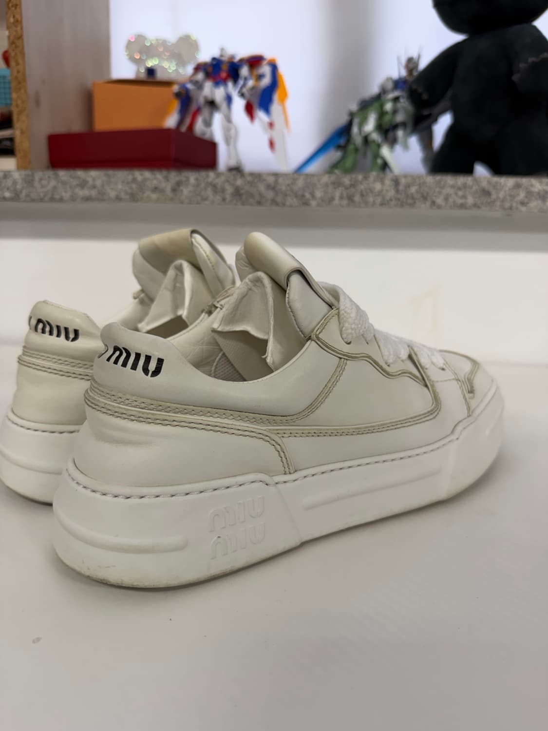 정품) 미우미우 로고 레더 스니커즈 37.5  상품이미지6