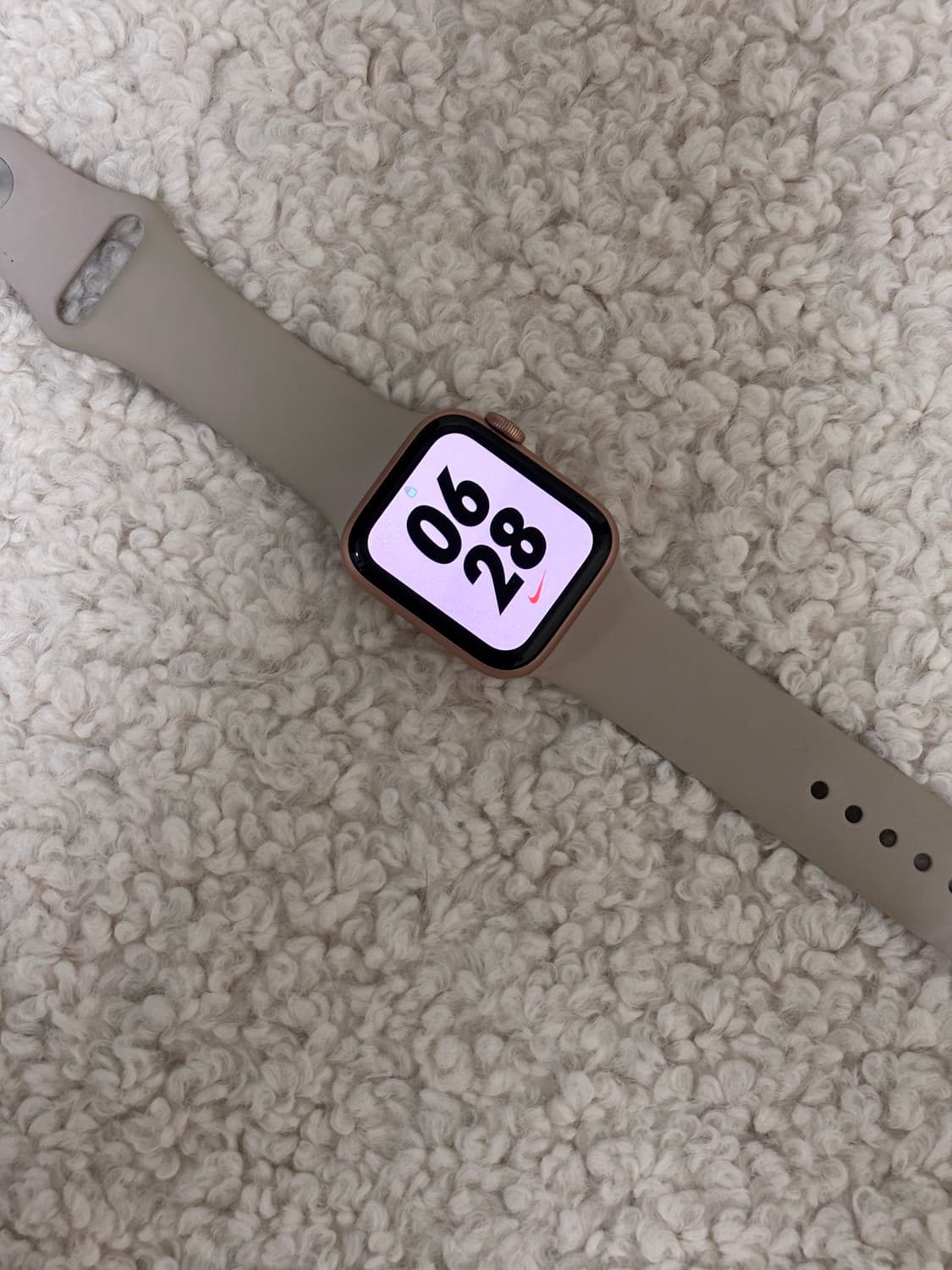 애플워치 SE 40MM 로즈골드 A급 상품이미지3