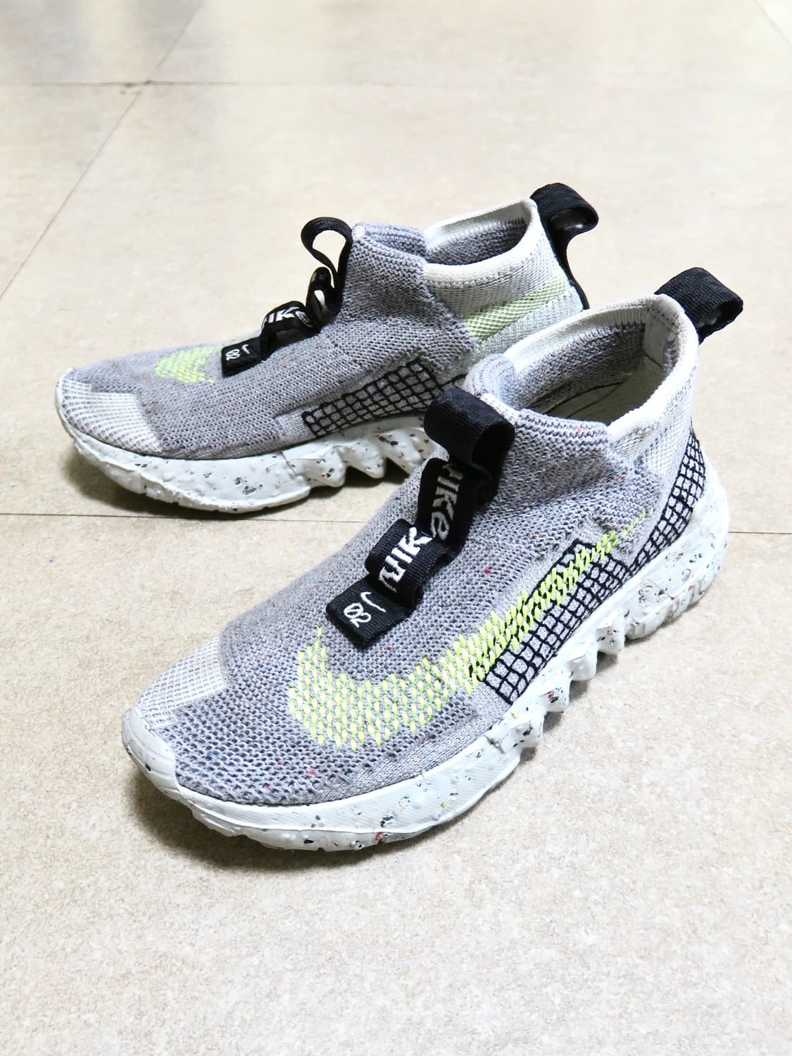 나이키 스페이스 히피 02 볼트 235 상품이미지1