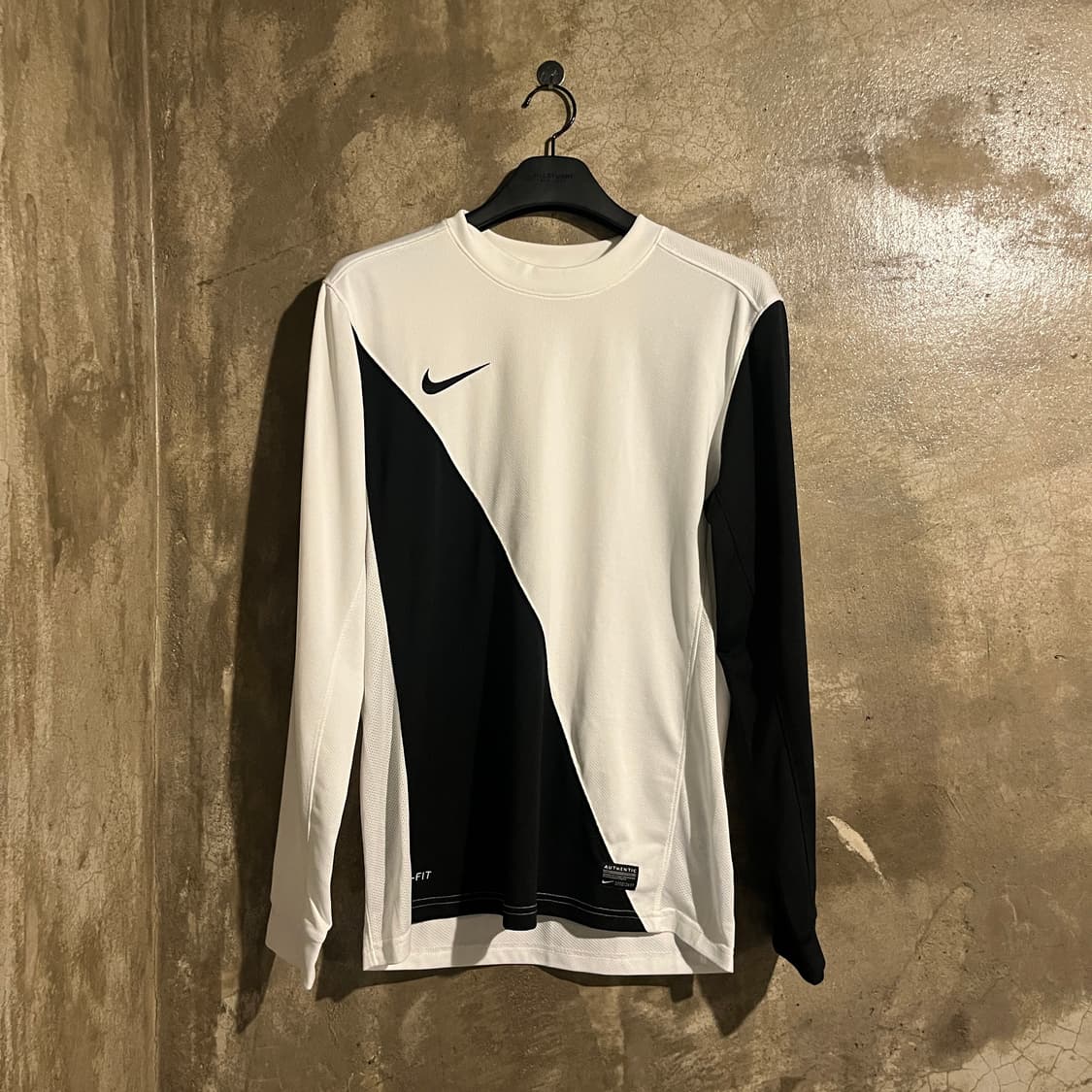 나이키 드라이핏 롱슬리브 상품이미지1
