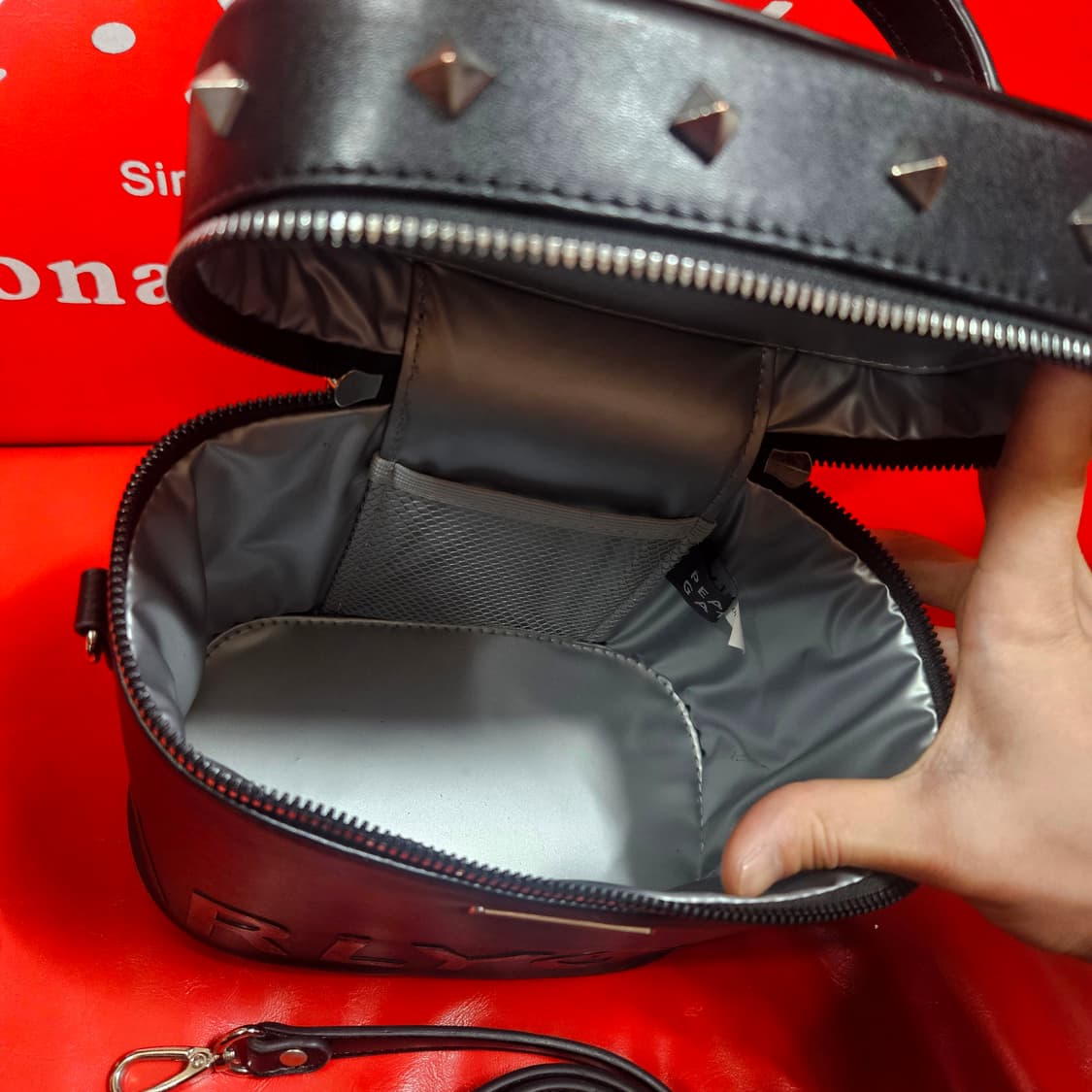 파리게이츠 가죽 스터드 보냉 크로스백 상품이미지7