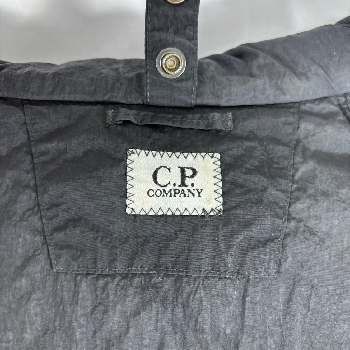 (23FW)CP컴퍼니 에코크롬-R 고글패딩 블랙 50 상품이미지5