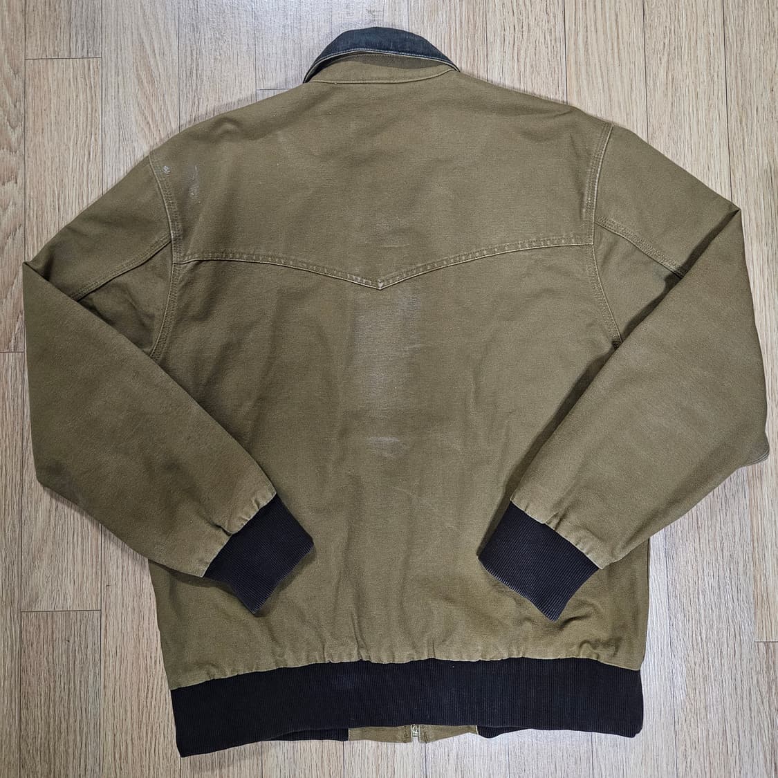 칼하트 WIP 산타페 자켓 판매합니다 상품이미지2