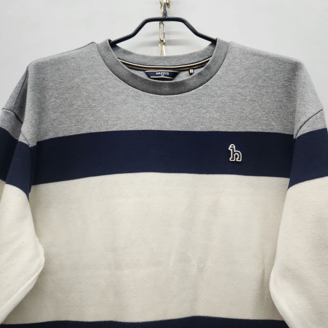 헤지스 스트라이프 로고 코튼 니트 맨투맨 105(XL) 상품이미지2