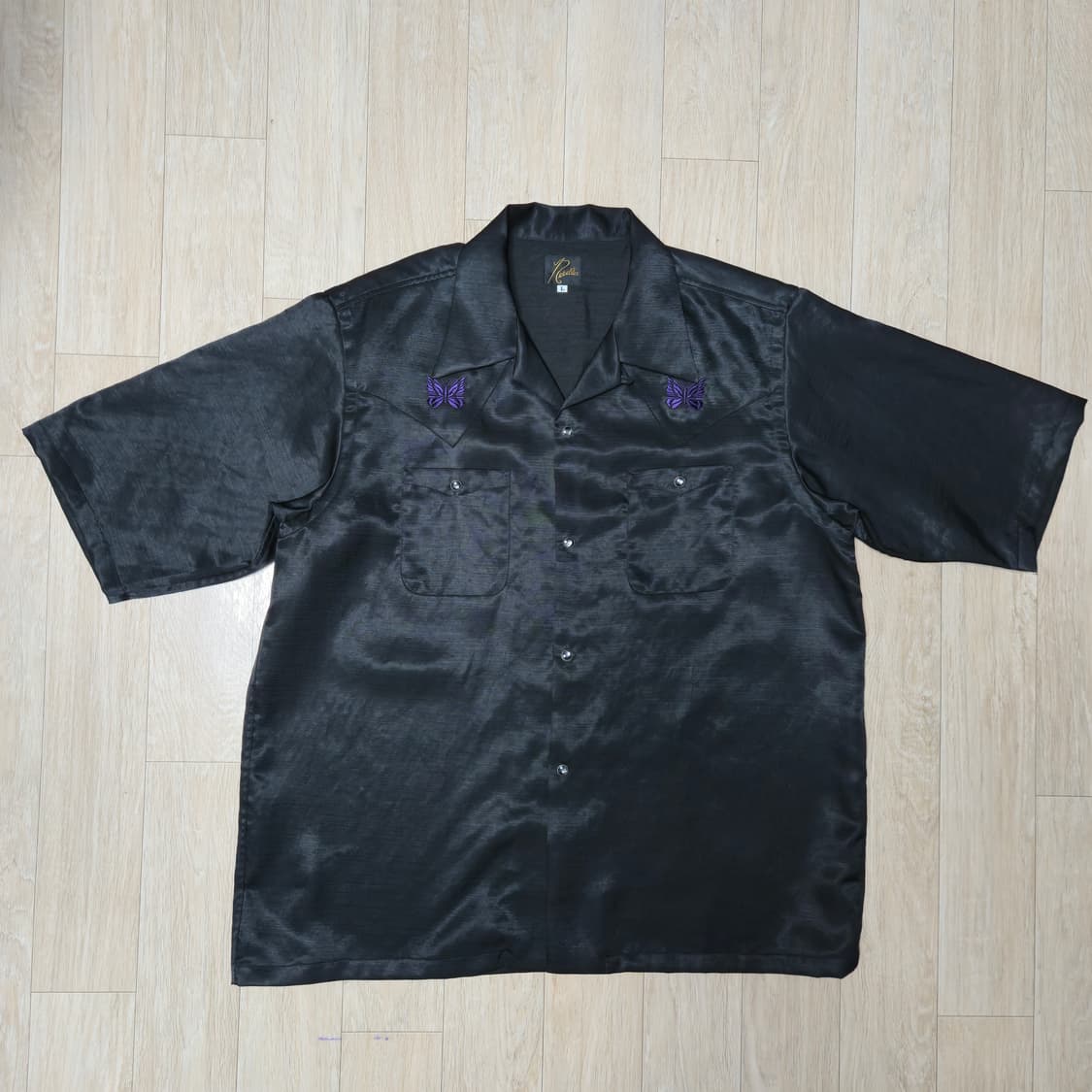 L) 블랙 니들스 숏슬리브 카우보이 원업 폴리 슬럽 사틴 셔츠 상품이미지2