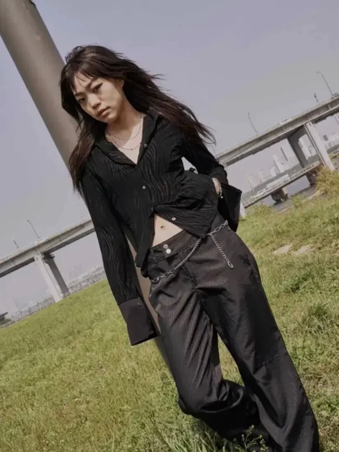 새상품)) 애즈온 리닝 새틴 트라우저 팬츠 스트라이프 슬랙스 블랙 상품이미지1