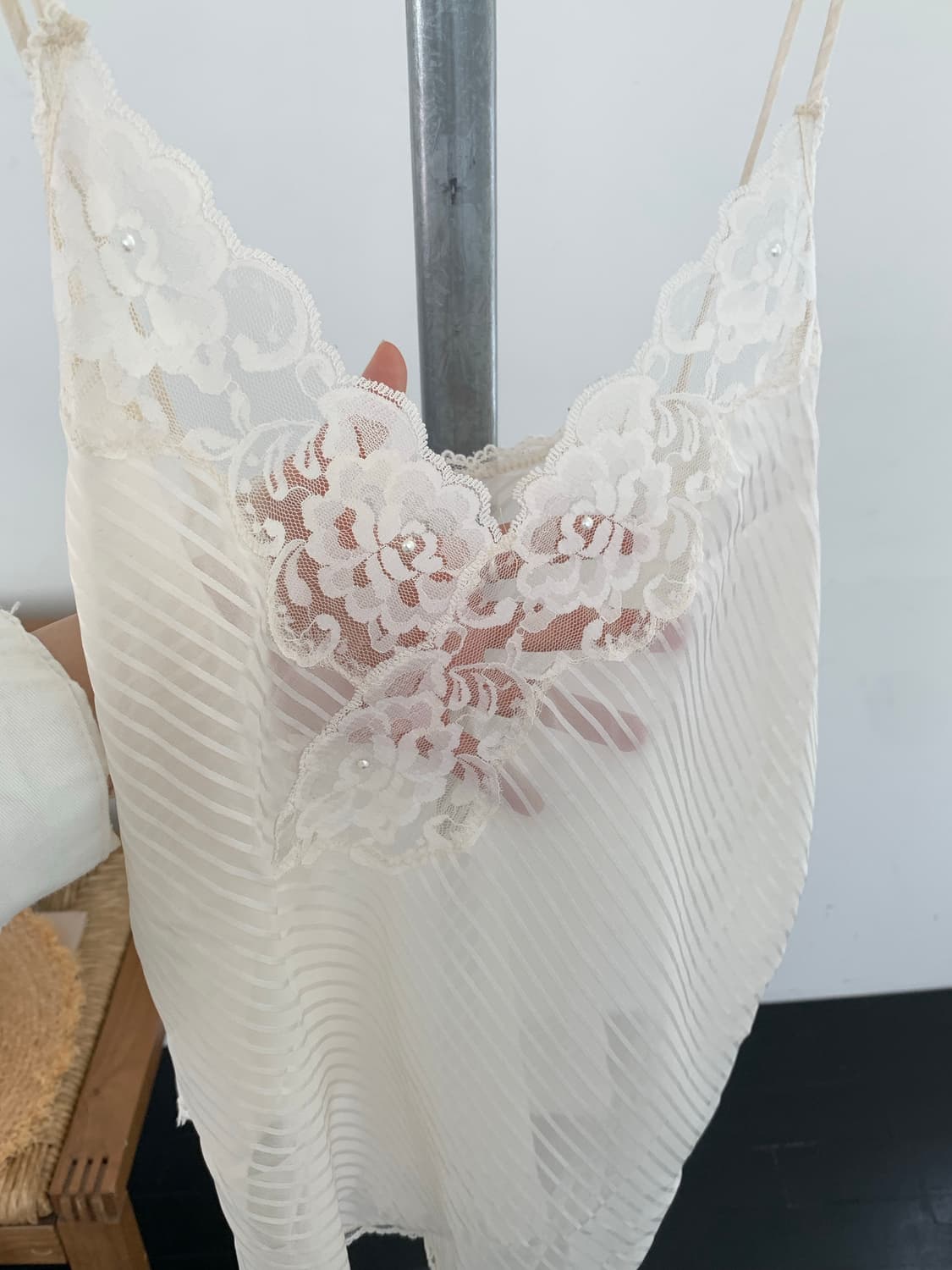 sheer stripe slip top 상품이미지1