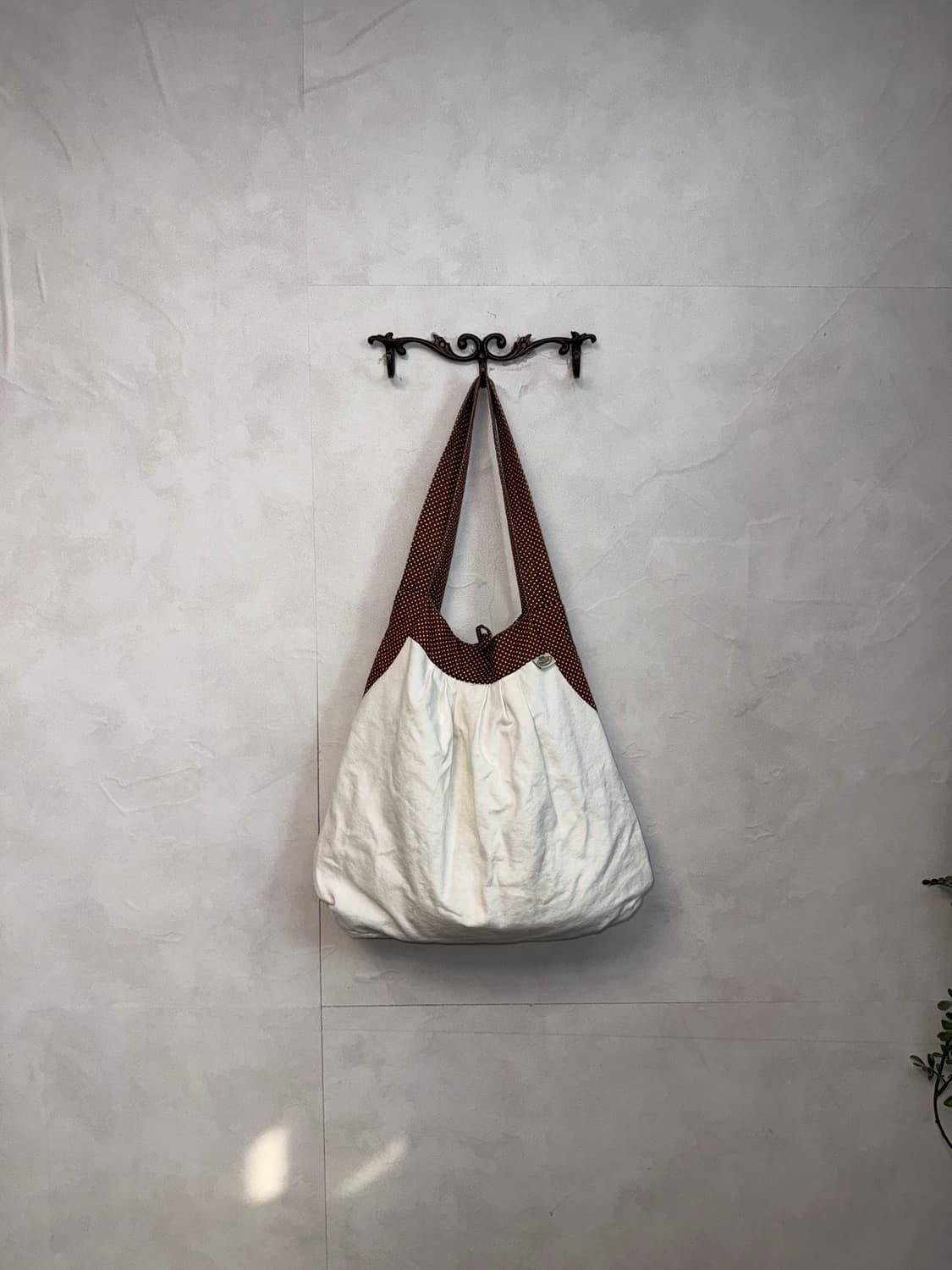 White brown dot ribbon tote bag 상품이미지3