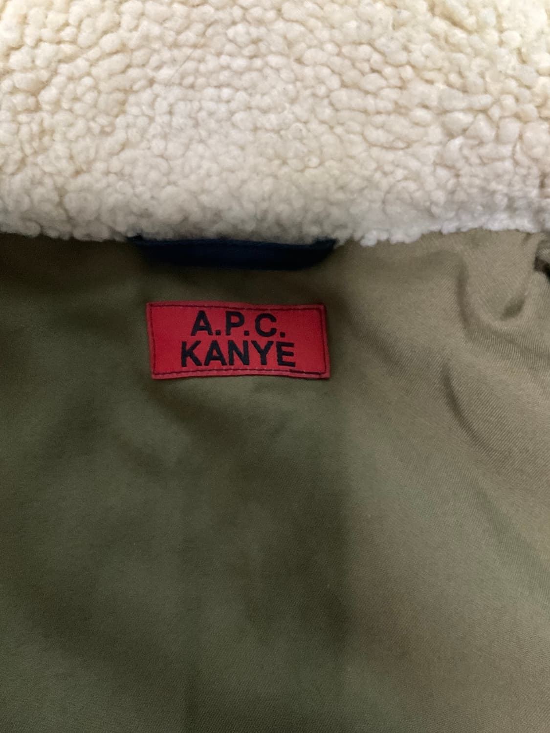 칸예 A.P.C  셰어링 봄버자켓 상품이미지3