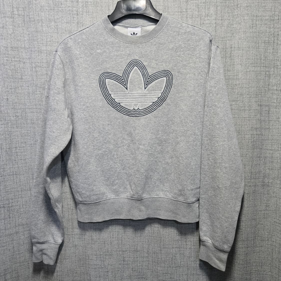 아디다스 트레포일 로고 맨투맨 그레이  상품이미지1