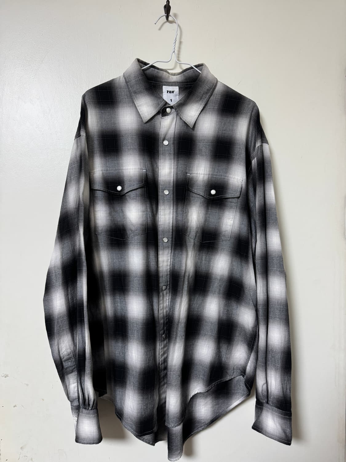 [1] 블라인드파일즈 옴브레 셔츠 블랙 상품이미지2